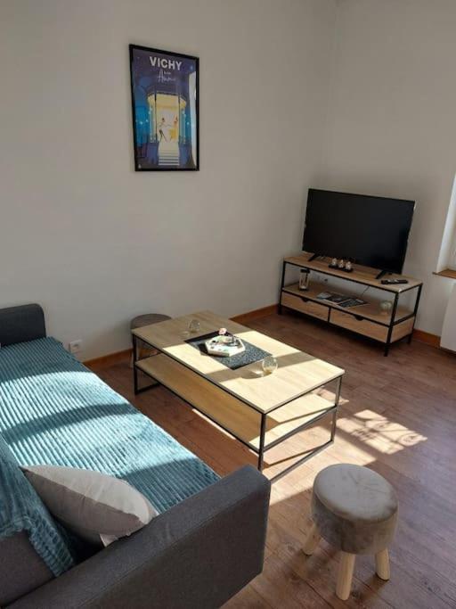 Appartement Proche Des Parcs Vichy Extérieur photo
